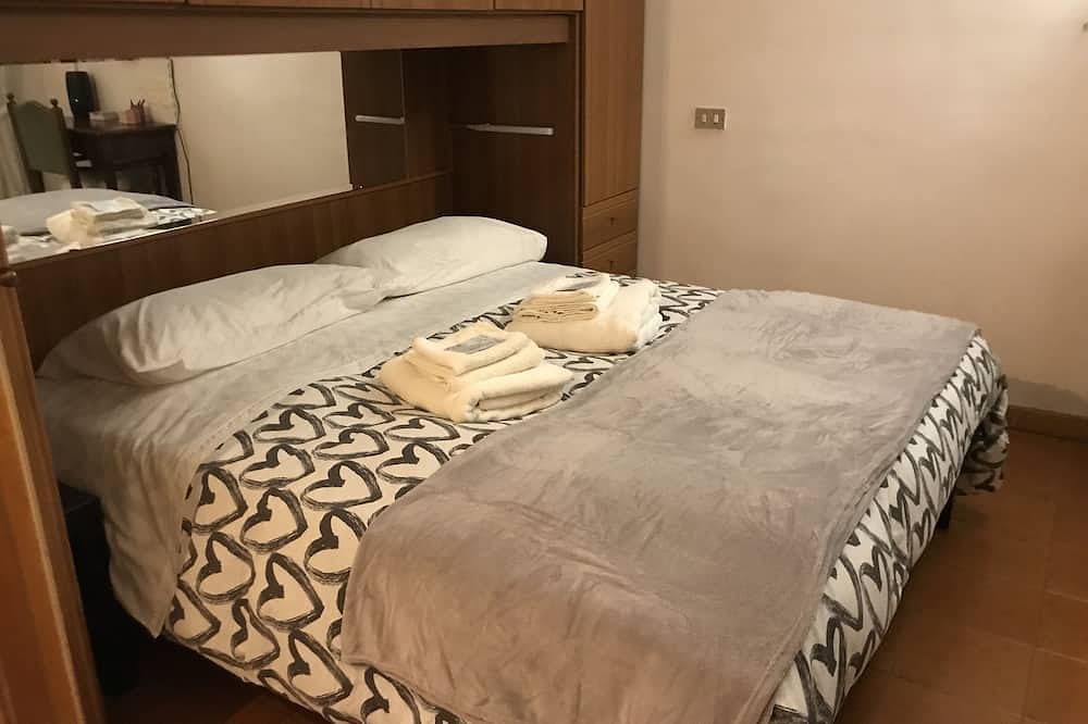 Entire apartment, The sweet Frascati Home in Monte Porzio Catone, Parco Regionale dei Castelli Romani