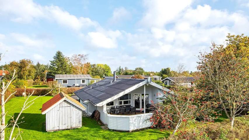 Ferienhaus für 9 Personen, mit Sauna und Garten sowie Whirlpool, mit Haustier in Pøt Strandby