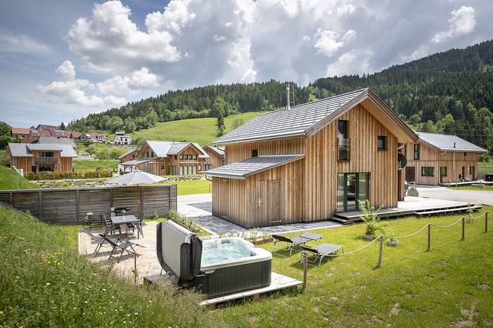 Chalet für 9 Personen, mit Whirlpool und Terrasse sowie Sauna und Garten in Murau