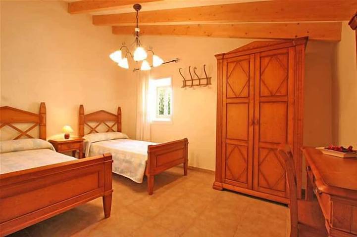 Finca für Gruppen für 10 Personen, mit Terrasse und Garten in Cas Concos - 4