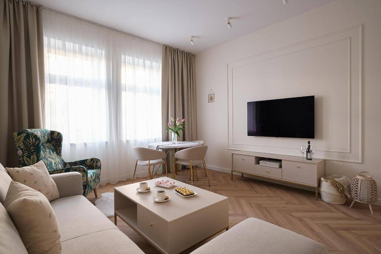 Cały apartament, Two-Bedroom Deluxe Apartment in Wałbrzych, Sudety (Polska)