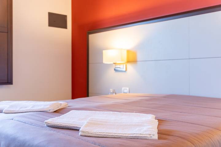 Tramuntana Room with Shared Pool, Terrace, and Wi-Fi in Mazzarino, Caltanissetta Province