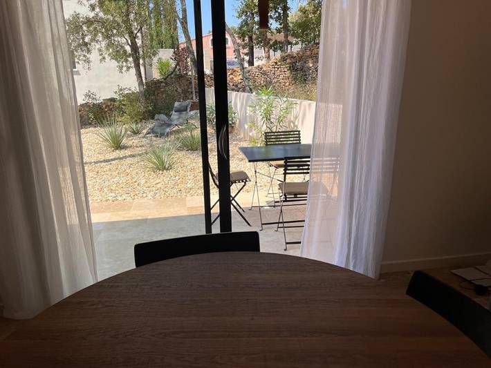 Gîte pour 4 personnes, avec terrasse ainsi que piscine et jardin à Aigaliers - 3