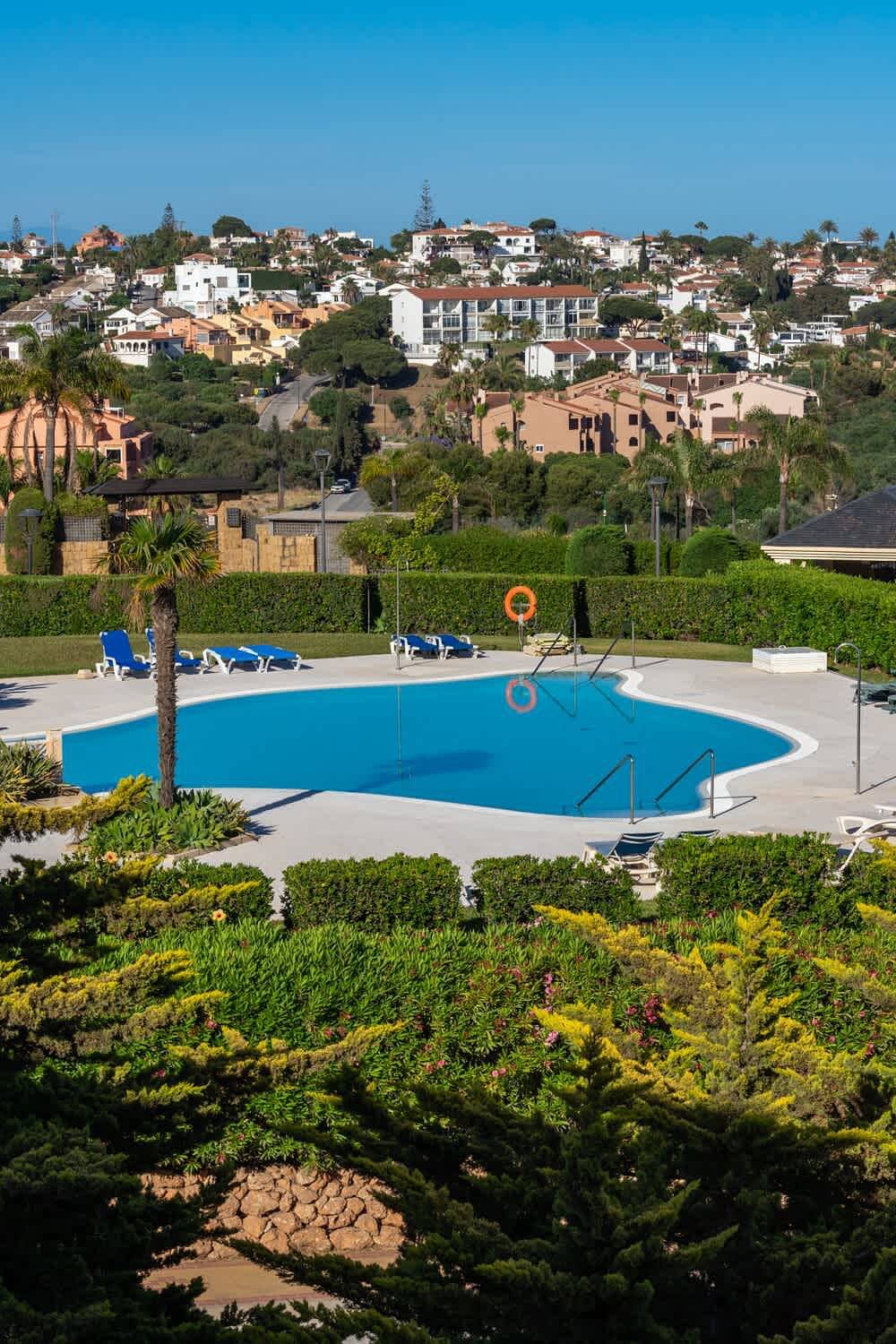 Geheel appartement, Spacious El Faro Penthouse w/ Pool & Beach Access in Mijas Costa, Mijas