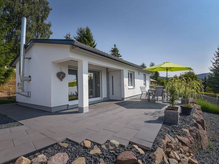 Ferienhaus für 4 Personen, mit Terrasse und Garten in Suhl