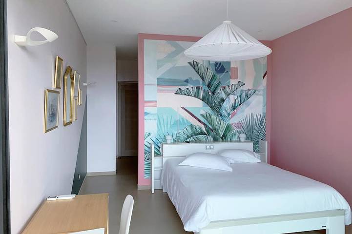Ganze Wohnung, 5* Apartment in Villa mit Meerblick, exklusiver Pool, Klimaanlage, All Inclusive in Carqueiranne, Mittelmeerküste (Frankreich)