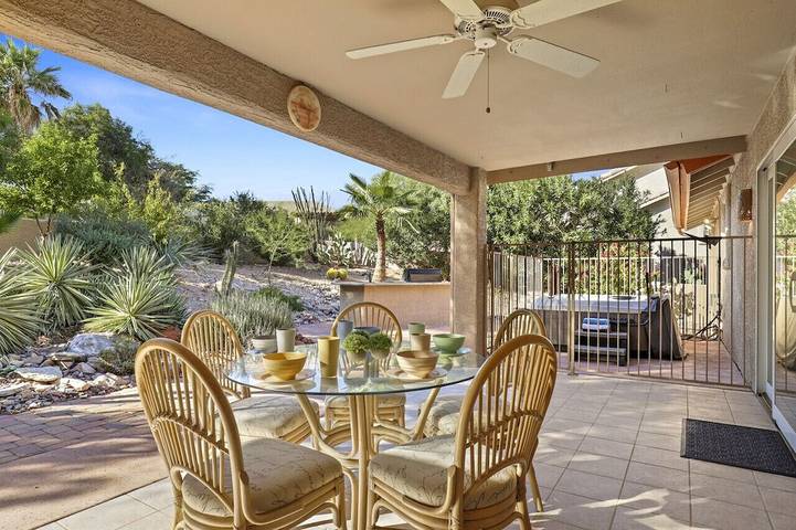 Vacation rental for 6 people, with terrace and hot tub as well as yard in Fountain Hills
