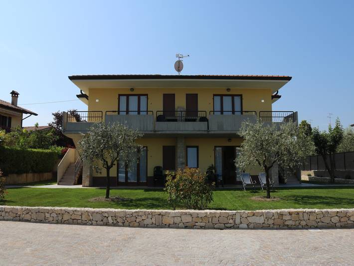 Ferienhaus für 4 Personen, mit Terrasse und Pool sowie Balkon/Terrasse in Lazise - 4