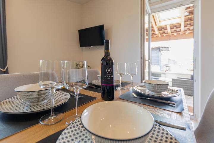 Casa vacanze "Villa Chardonnay" con terrazza privata, Wi-Fi e aria condizionata in Pradons, Ardèche