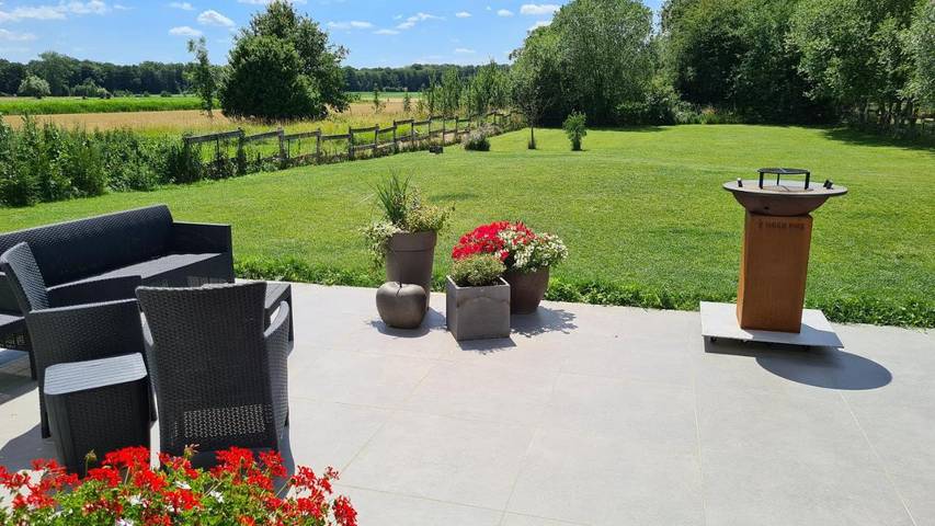 Cottage pour 2 personnes, avec terrasse ainsi que jardin et vue dans Nivelle