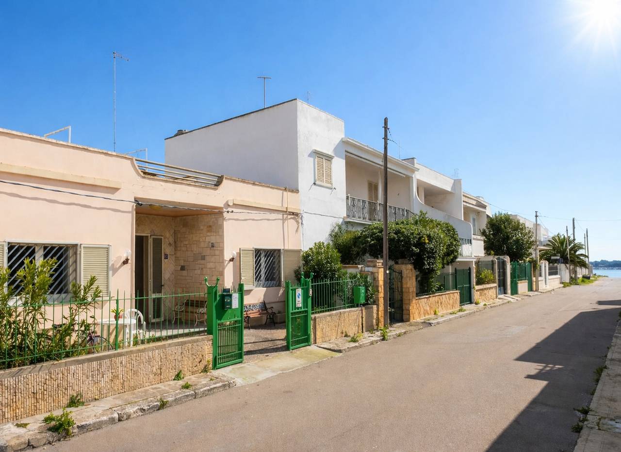 Casa Vacanze Rivà – Maison en Bord de Mer avec Vue, Terrasse Privée et Climatisation in Porto Cesareo, Golfe de Tarente