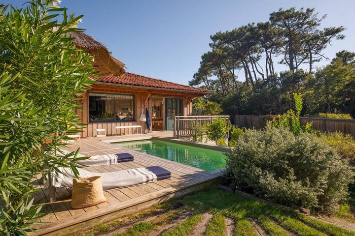 Villa pour 10 personnes, avec piscine ainsi que jardin et terrasse au Cap Ferret