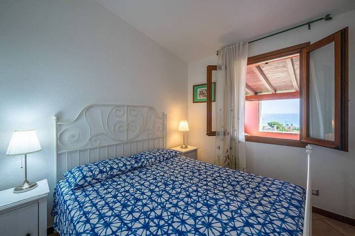 Villa Kala Nostra by the sea, 150m and 5m walk from Kal'eMoru/Villasimius shoreline in Geremeas, Quartu Sant'Elena