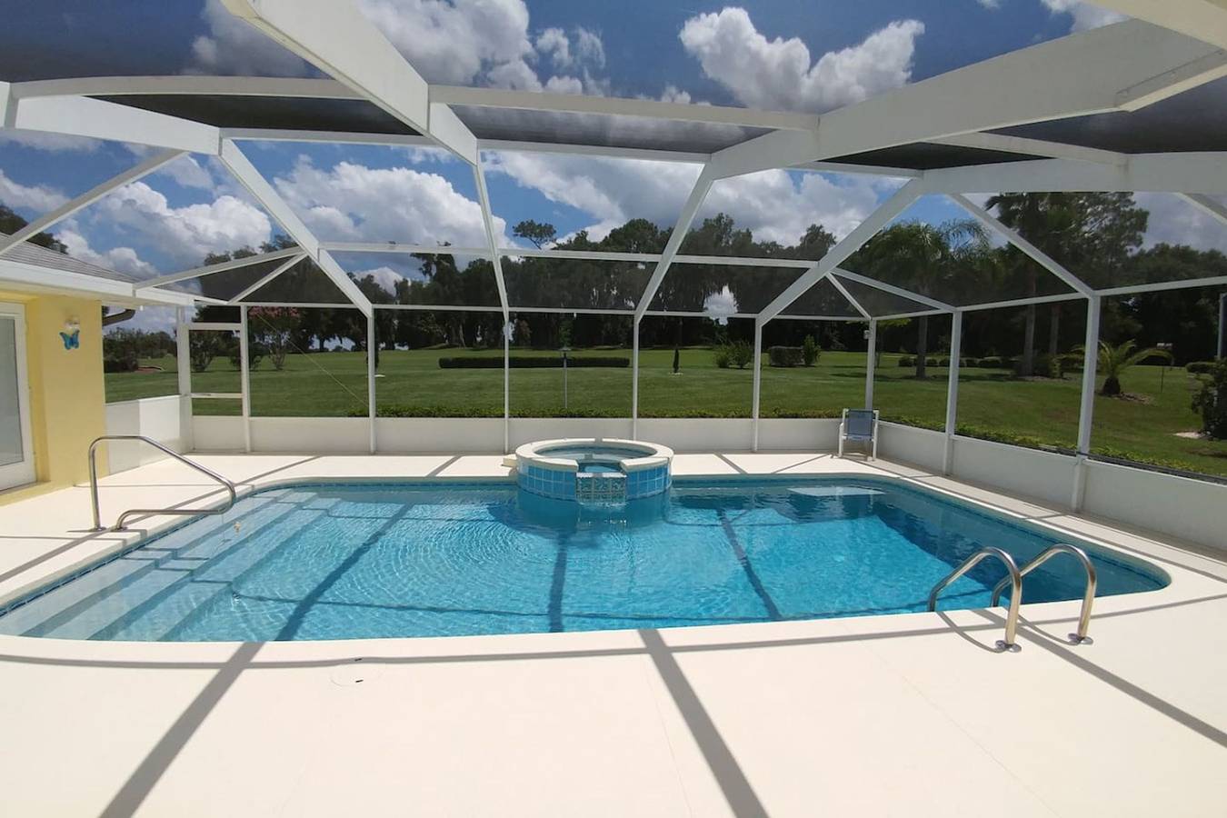 Villa Lovie: Charming 4-bed/3-bath with pool & spa in Citrus County