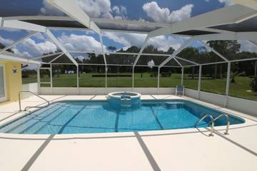Vacation Rental for 8 Guests in Citrus County, Picture 2