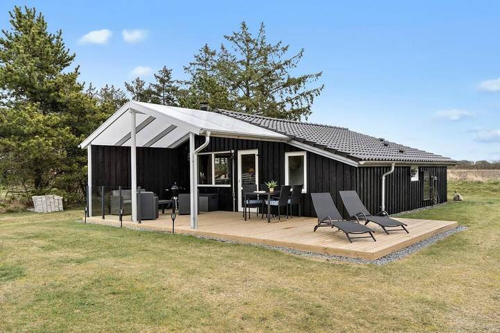 Ferienhaus für 4 Personen, mit Garten und Sauna in Stauning