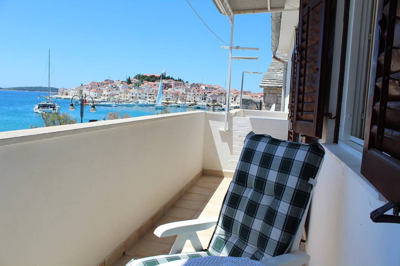 Ganze Wohnung, Das Apartment mit sehr schoen Aussicht auf das Meer und der Altstadt in Primosten, Šibenik-Knin
