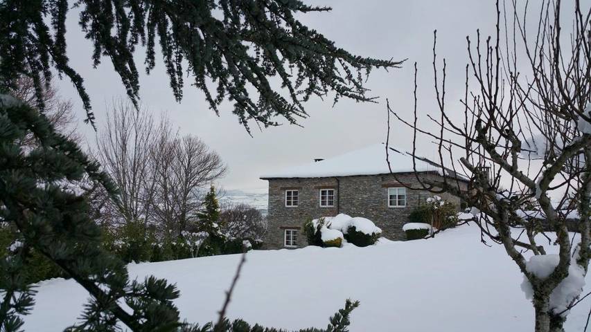 Casa rural para 2 personas, con jardín y terraza en Ancares
