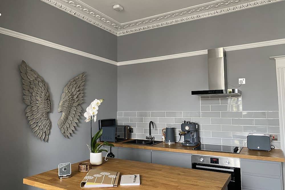 New Listing - Chic Apt in Central Cheltenham Free Permit Parking in Cheltenham, Gloucestershire