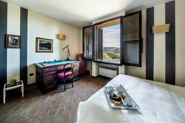 Villa for 6 People in San Gimignano, Siena Province, Photo 1