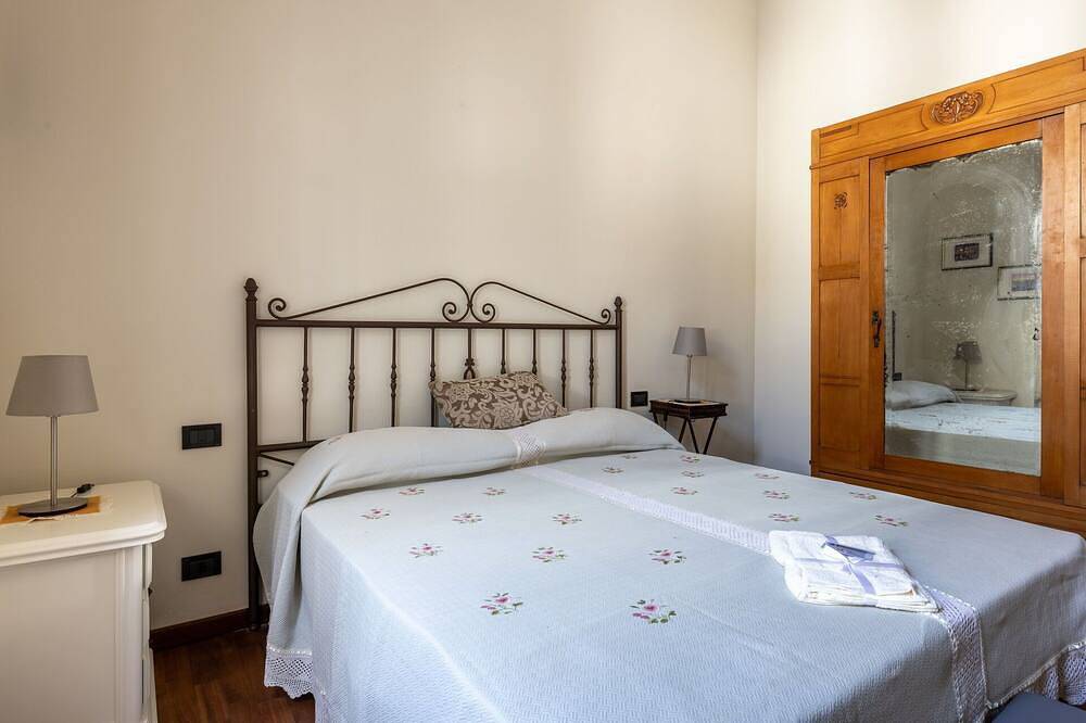 Casa Oliva With Garden And Wifi in Colle di Val d'Elsa, Siena Provinz