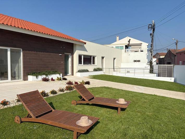 Gîte pour 6 personnes, avec vue et jardin, animaux acceptés dans Aguçadoura - 2