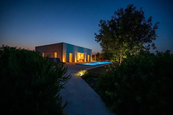 Villa per 8 persone, con piscina e panorama nonché giardino, con animali domestici - 1