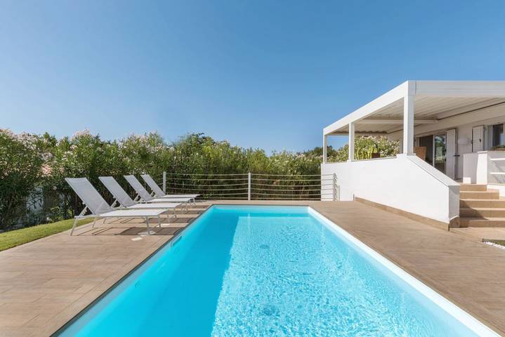 Villa con piscina per 6 persone, con Balcone/Terrazza e Giardino nonché Piscina a Villasimius