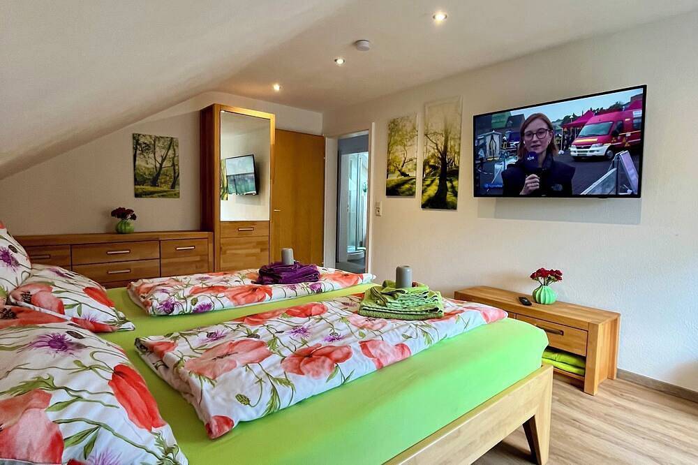 Ganze Wohnung, Gemütliche 2-zimmer Whg mit Balkon/ Sonnenaufgangsseite/ 1300 m zum Bodensee in Moos, Untersee