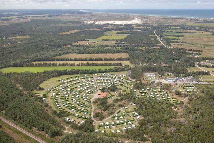 Camping für 6 Personen, mit Whirlpool und Terrasse sowie Garten und Kinderpool in Nordjütland