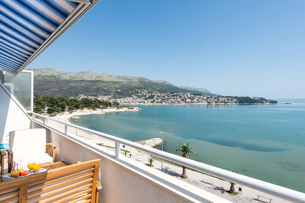 Ganze Wohnung, Duplex-Wohnung mit Meerblick nur 10 Meter vom Meer entfernt! in Stobrec, Split-Dalmatien