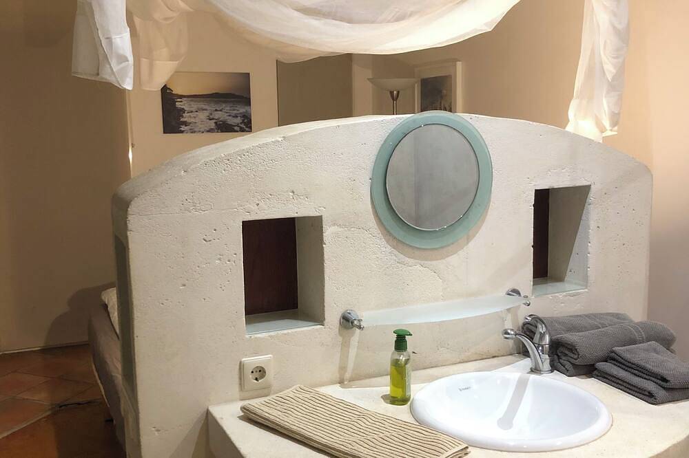 Ferienhaus in Giens mit traumhaftem Blick über die Bucht von Almanarre in La Madrague, Hyeres