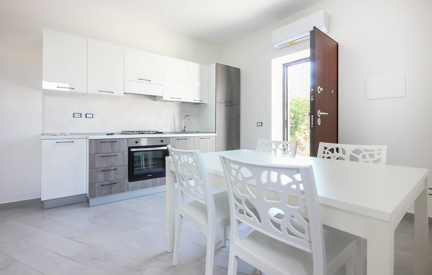 Appartement vue mer avec parking, climatisation et cuisine, 2,5 km de la plage in Marina di Casal Velino, Cilento