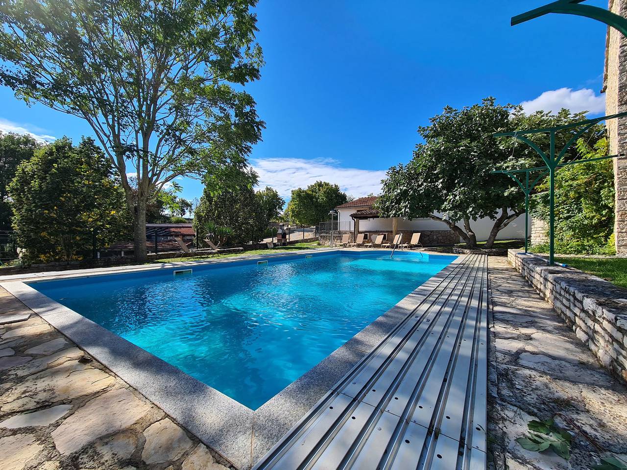 Ferienhaus für 16 Personen mit Pool in Žminj, Zentralistrien