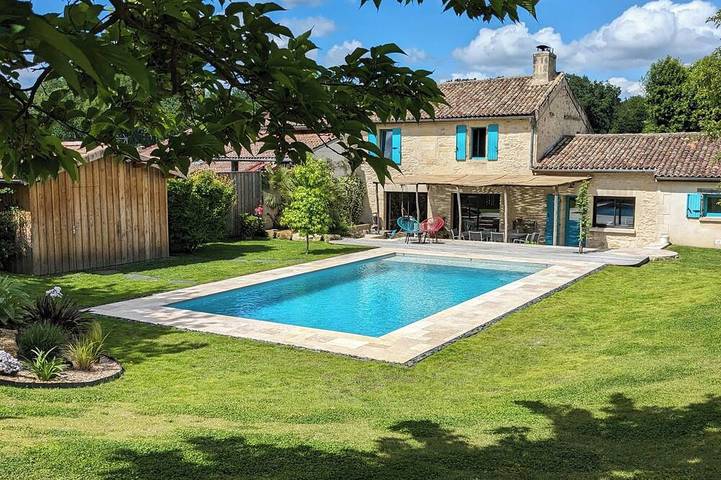 Location de vacances pour 7 personnes, avec piscine à Saint-Germain-du-Puch