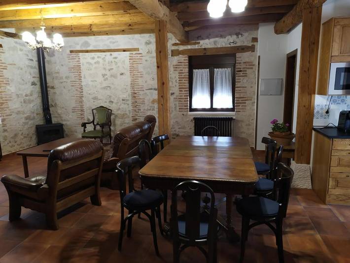 Casa rural para 8 personas, con terraza en Sanchonuño