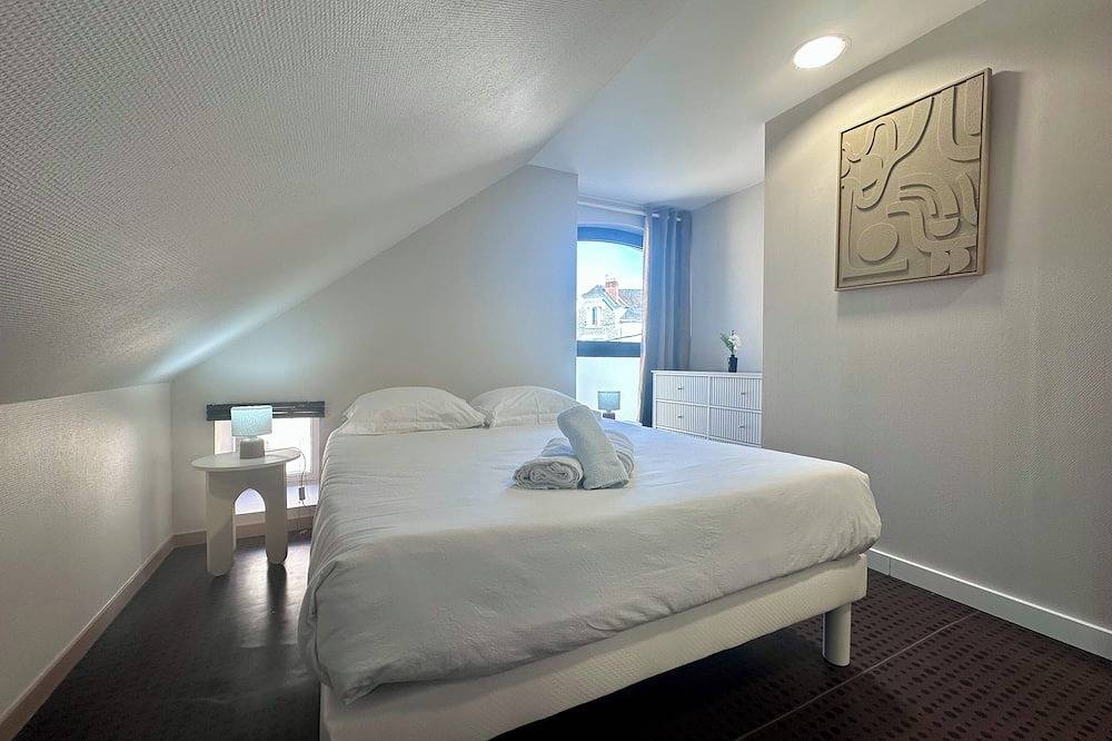 Entire apartment, Casa Foch - T3 pour 3 personnes - Parking - Proche Hyper Centre in Brive-la-Gaillarde, Massif Central