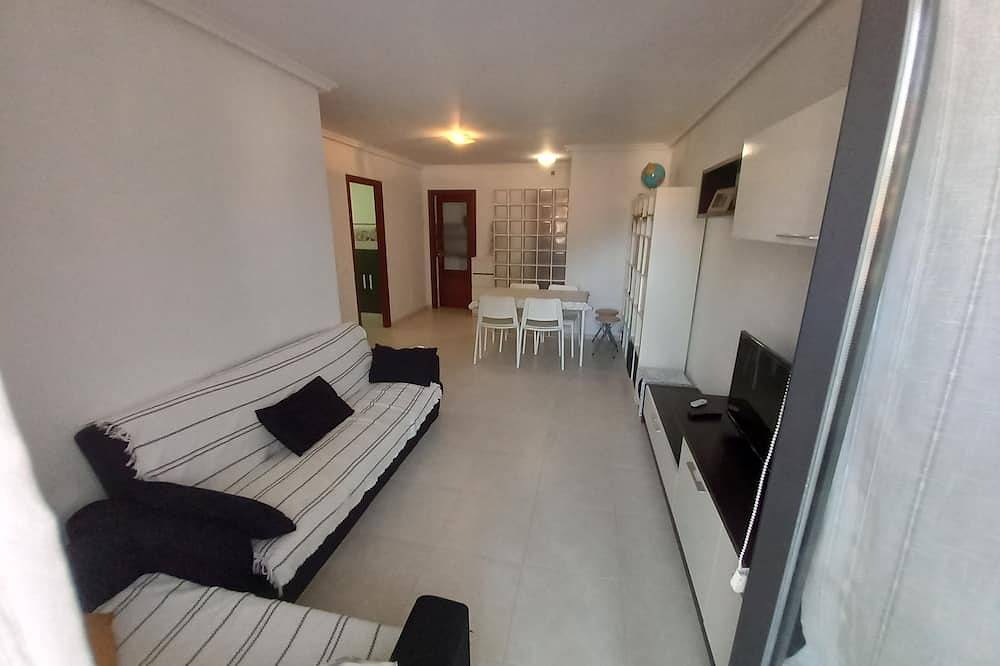 Entire apartment, Maravilloso Bajo con Gran Jardín in Noja, Cantabrian Coast