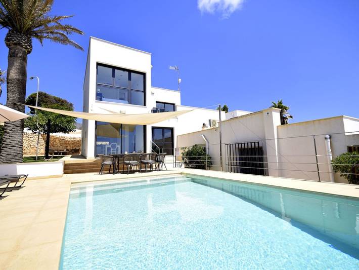 Ferienwohnung für 7 Personen, mit Ausblick und Pool sowie Terrasse und Garten in Porto Cristo Novo
