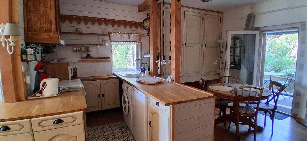 Appartement entier, La Libellule, piscine, climatisation, wifi, vue ,jardin ,parking in Le Vigan, Parc national des Cévennes
