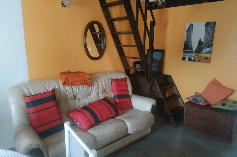 Entire apartment, T3 city center with all comforts in Le Boulou, Céret region