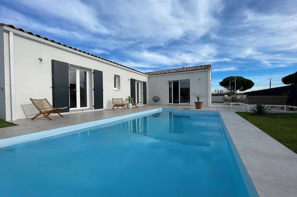 Villa \"La marine\" with garden, terrace and swimming pool in Saint-Augustin, Côte de Beauté