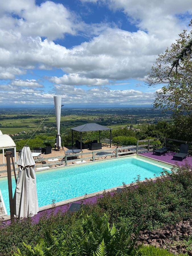 Hôtel pour 2 personnes, avec piscine ainsi que jardin et jacuzzi à Chénas