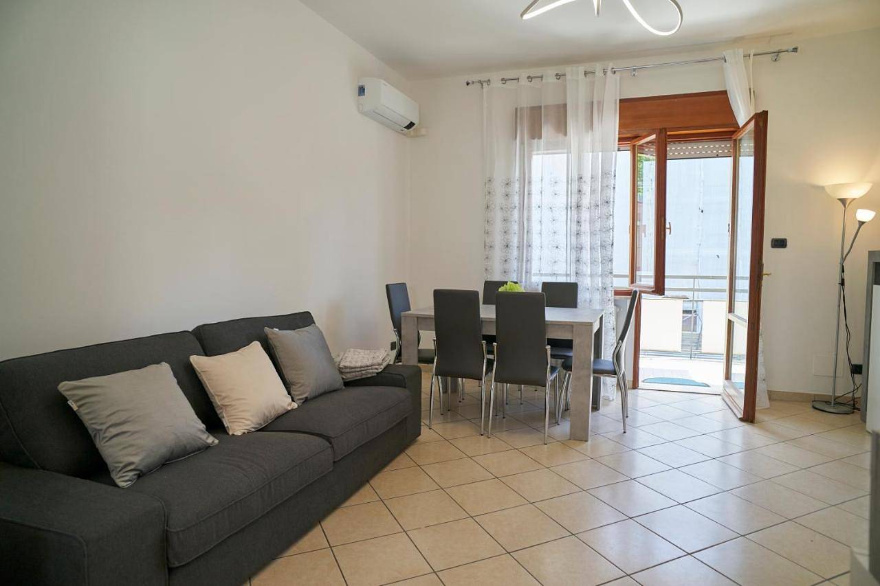 Ganze Wohnung, Three-Bedroom Apartment in Miramare, Rimini Provinz