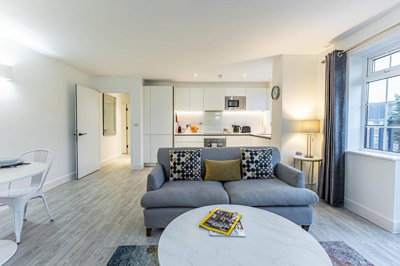 Entire apartment, Superior Apartment in Reading, Berkshire