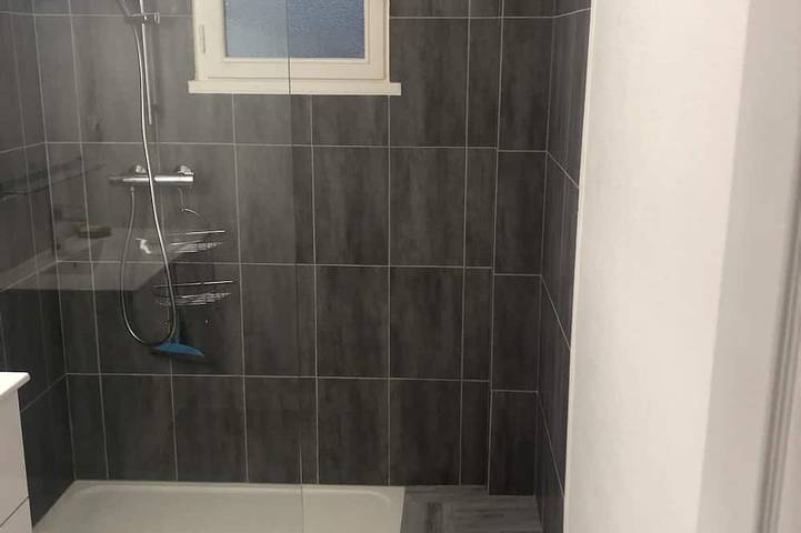 Gîte pour 6 personnes, avec piscine ainsi que terrasse et jardin à Eccica-Suarella - 4