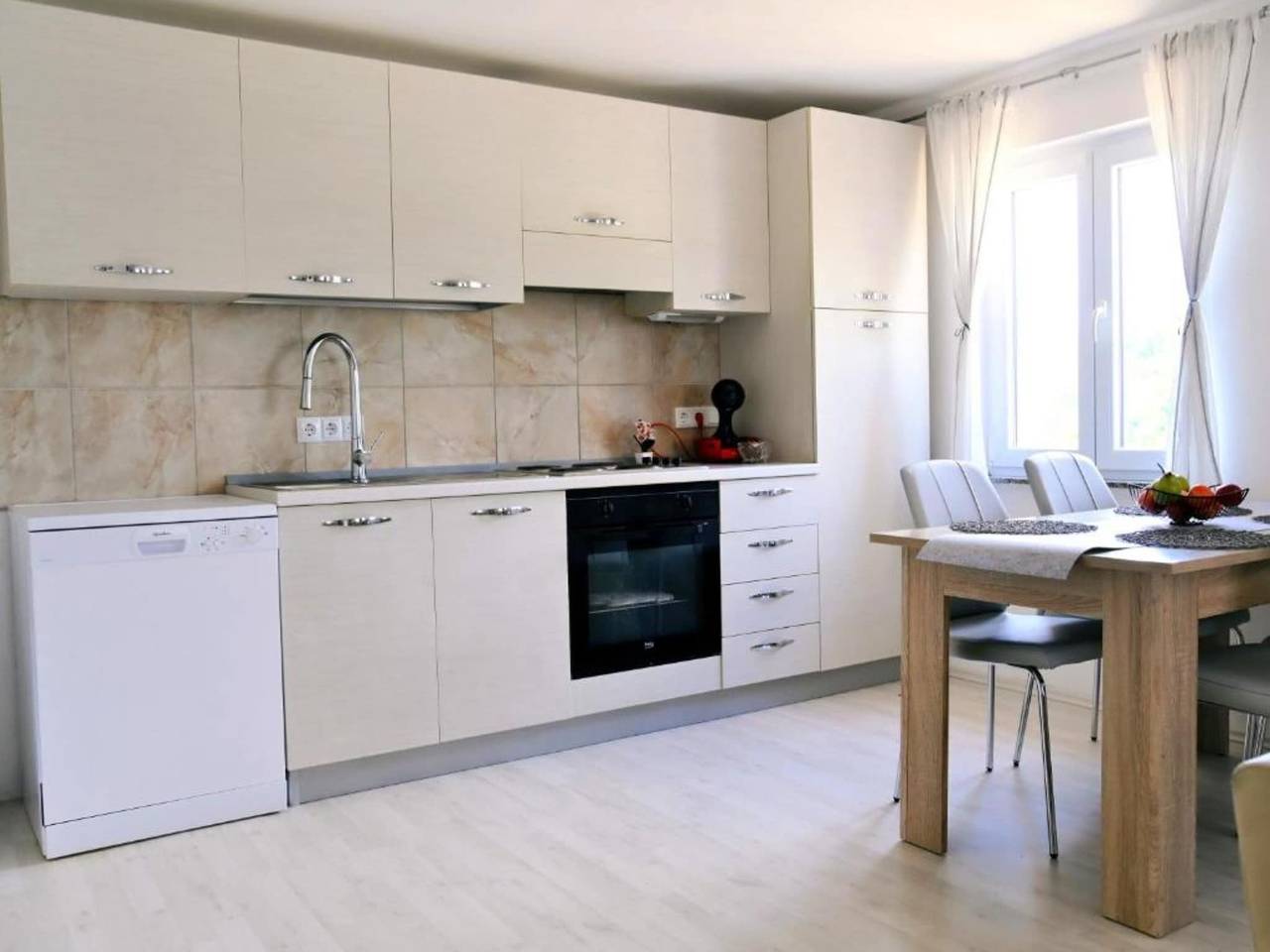 Holiday Home Mumy - Four Bedroom Holiday Home with Pool in Gostinjac, Krk