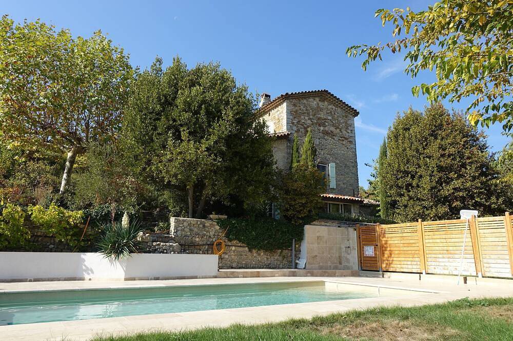 Rechargez vos batteries au sud des Cévennes dans un mas typique avec piscine privée in Tornac, Parc national des Cévennes