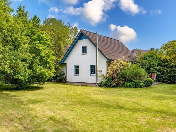Ferienhaus für 8 Personen, mit Terrasse und Garten sowie Sauna in Hessenburg