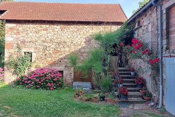 Gîte pour 4 personnes, avec balcon et jardin à Najac